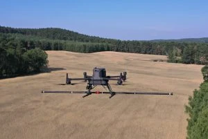 A drone equipped with a SENSYS MagDrone R4 magnetometer payload.